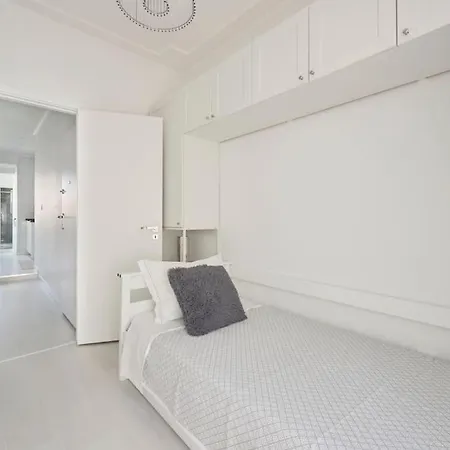 Bright Modern In Center With Ac アパート