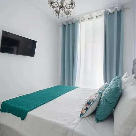 Daire Bright Modern In Center With Ac *