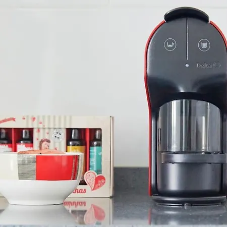 Bright Modern In Center With Ac *