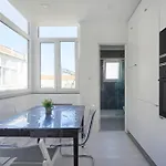 Bright Modern In Center With Ac شقة *