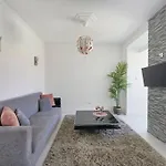 شقة Bright Modern In Center With Ac